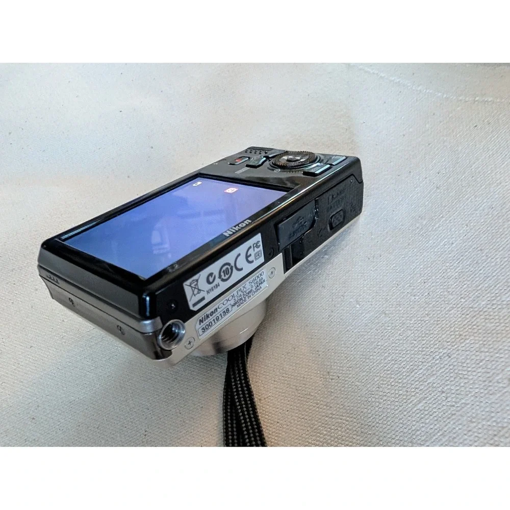 Nikon Coolpix S6000 Silver 14.2MP 7x Zoom Digital Camera SD Card Charger Working